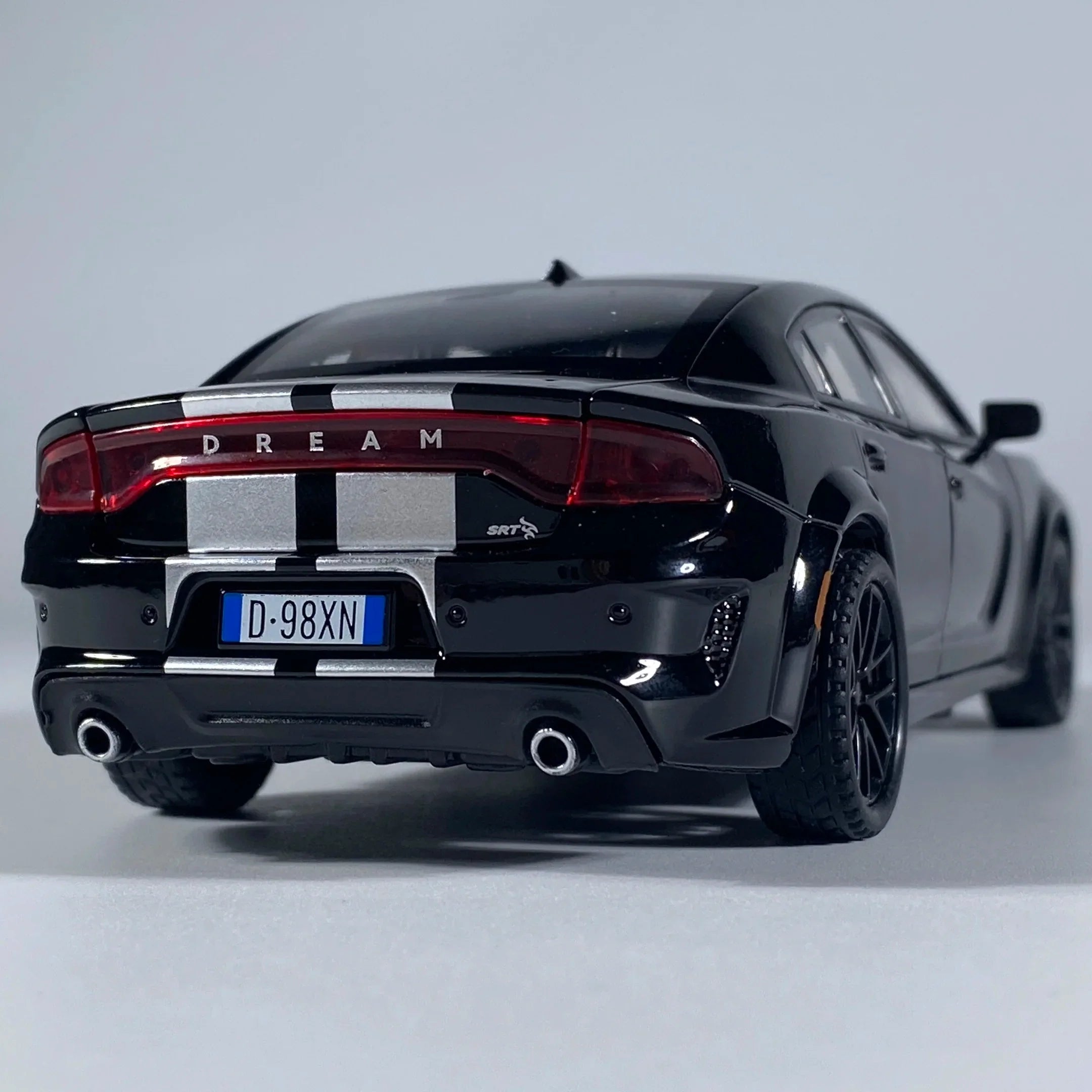 1:32 Dodge Charger SRT