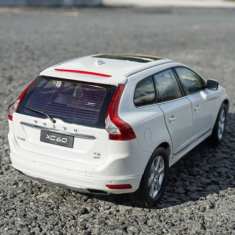 1:18 Volvo XC60 2015