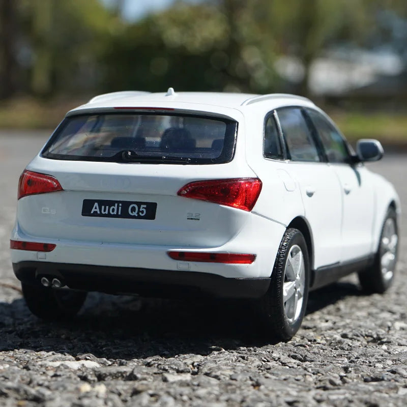 1:24 AUDI Q5