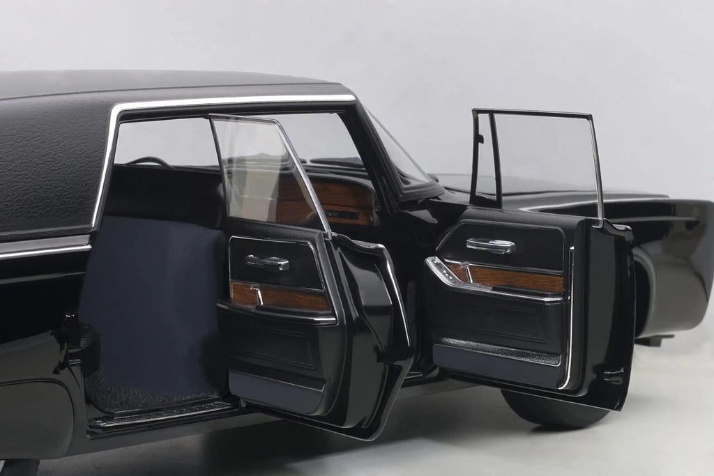 1:18 BLACK BEAUTY - GREEN HORNET (BLACK)(TV SERIES)