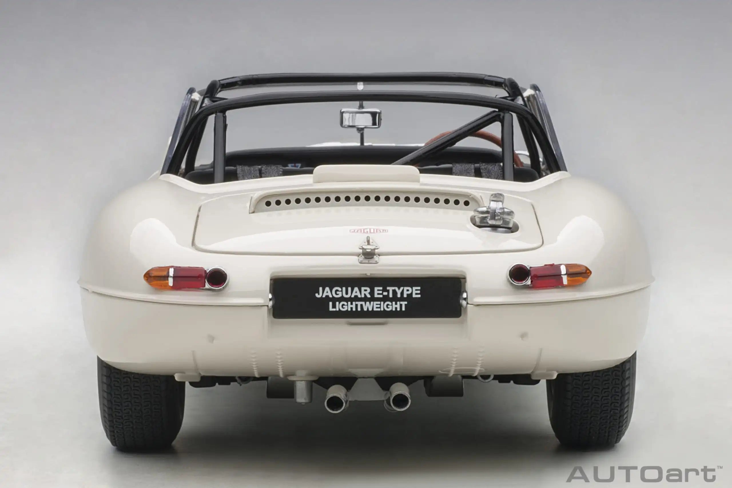 1:18 Jaguar Lightweight E-Type