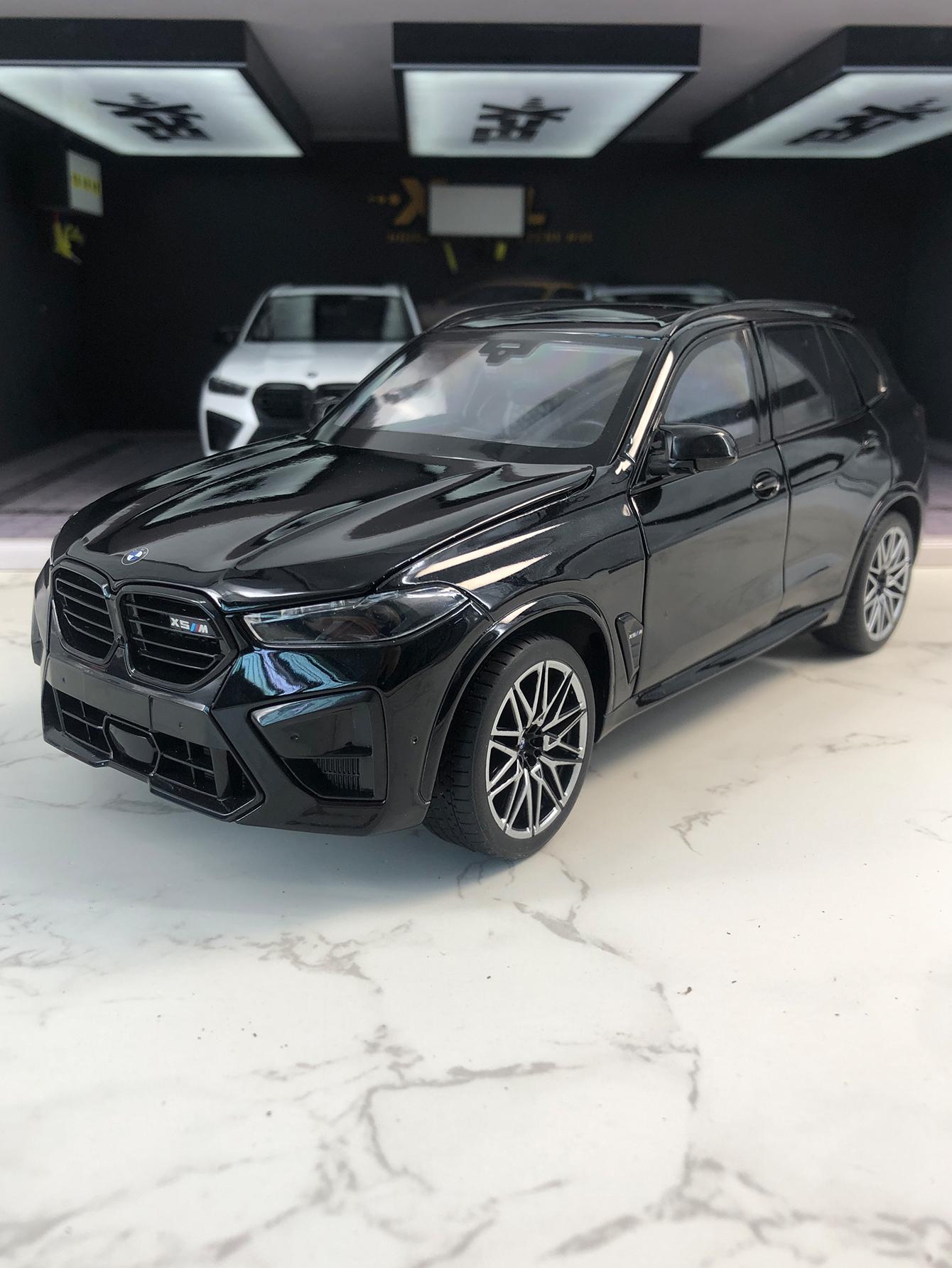 BMW X5M Diecast Model, 1:18 Scale, German Engineering
