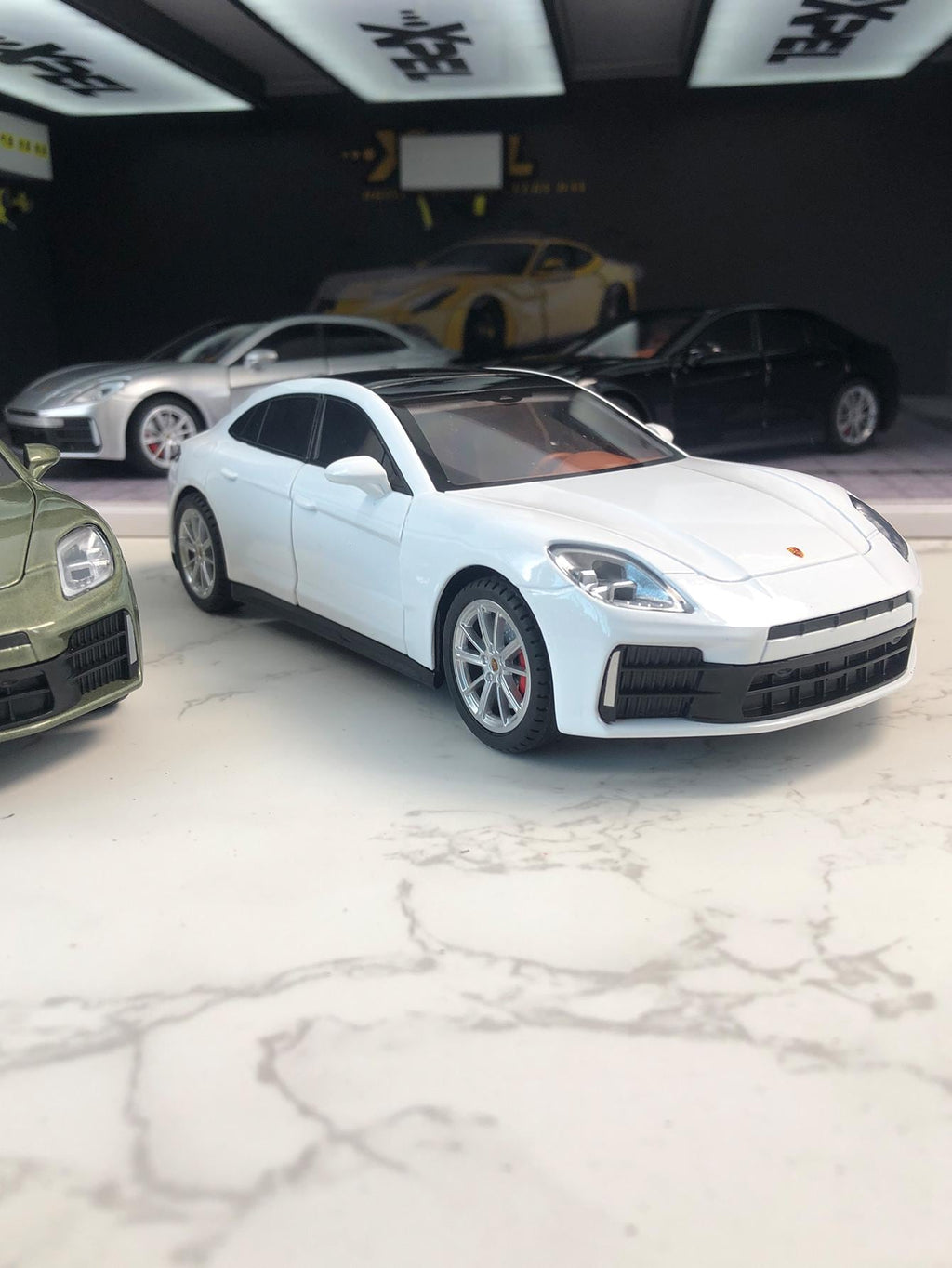 Porsche Panamera Diecast Model, 1:24 Scale Luxury Sport Sedan Desk Decor