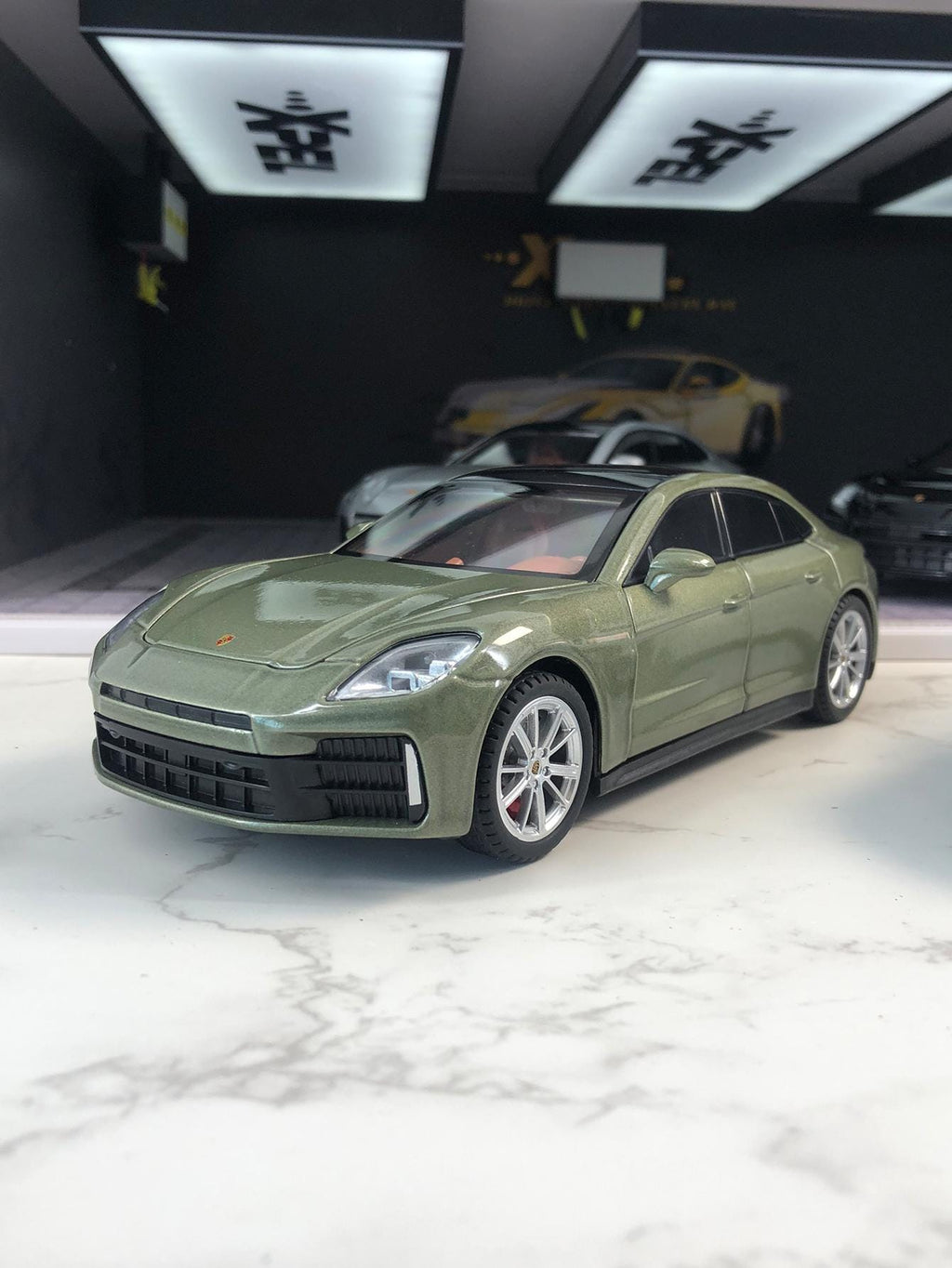 Porsche Panamera Diecast Model, 1:24 Scale Luxury Sport Sedan Desk Decor