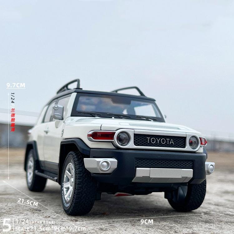 Toyota FJ Cruiser Diecast Model, 1:24 Scale Replica, Off-Road Adventure Decor