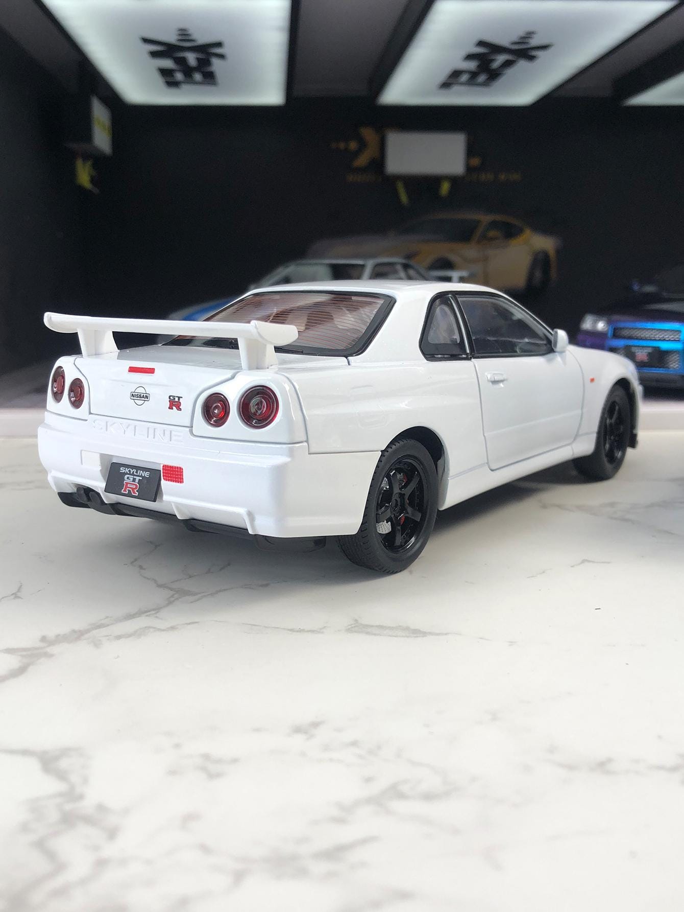 Nissan Skyline GT-R R34 Diecast Model, 1:24 Scale JDM Car Replica