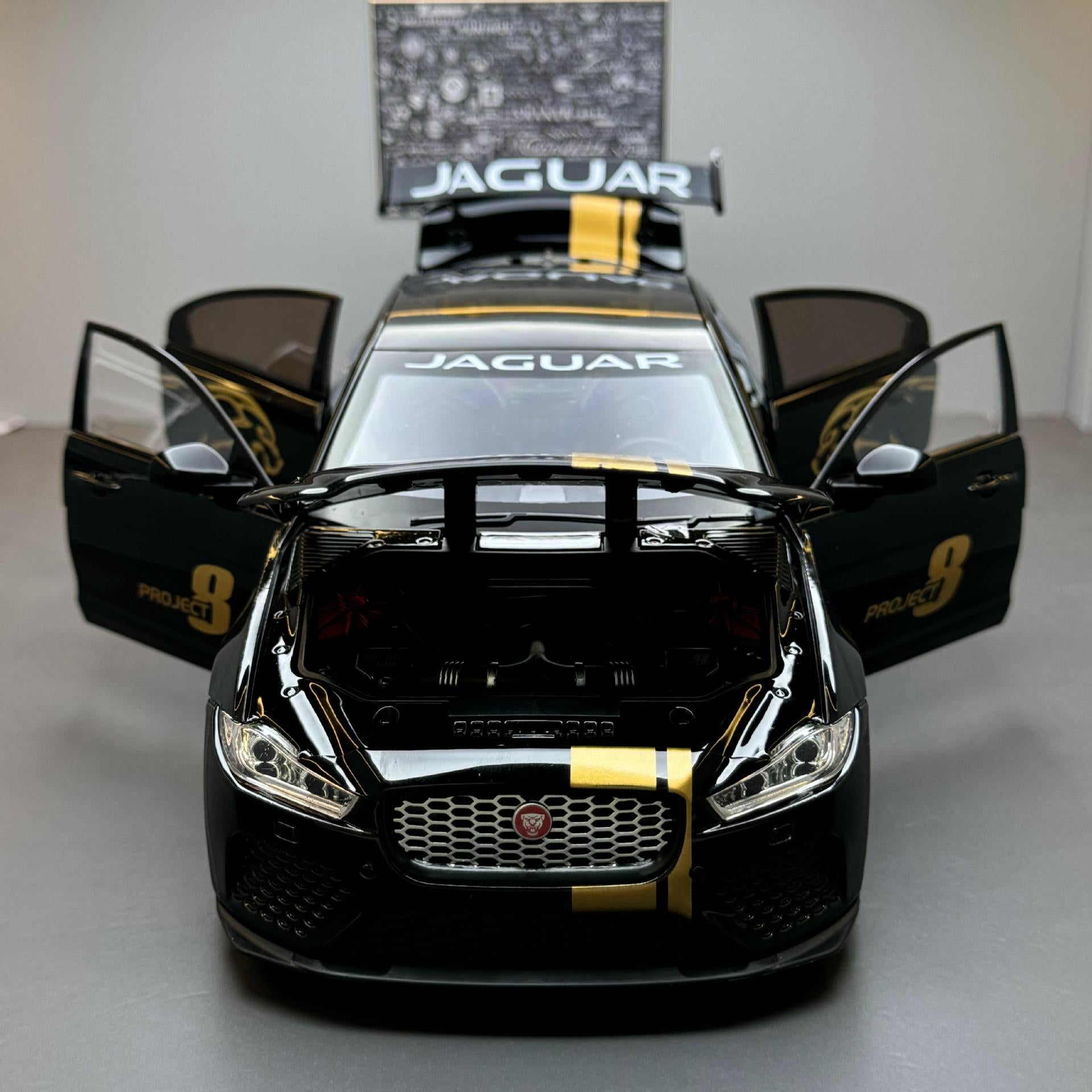1/18 Scale Jaguar XE SV Die-cast Model Car
