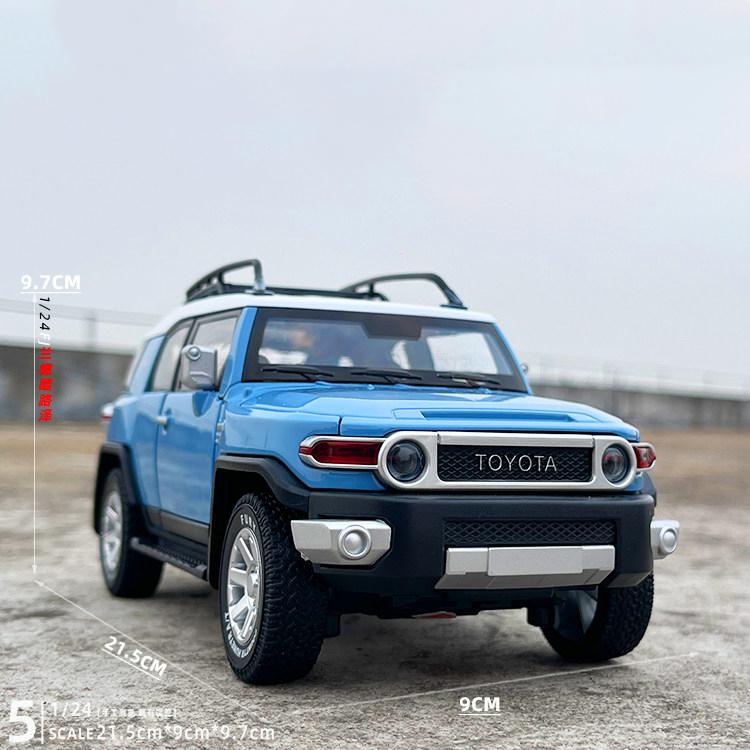 Toyota FJ Cruiser Diecast Model, 1:24 Scale Replica, Off-Road Adventure Decor